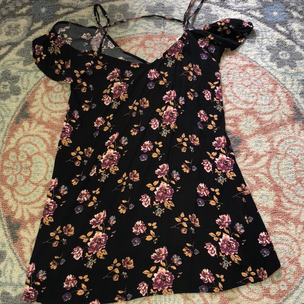Floral off shoulder dress, size M